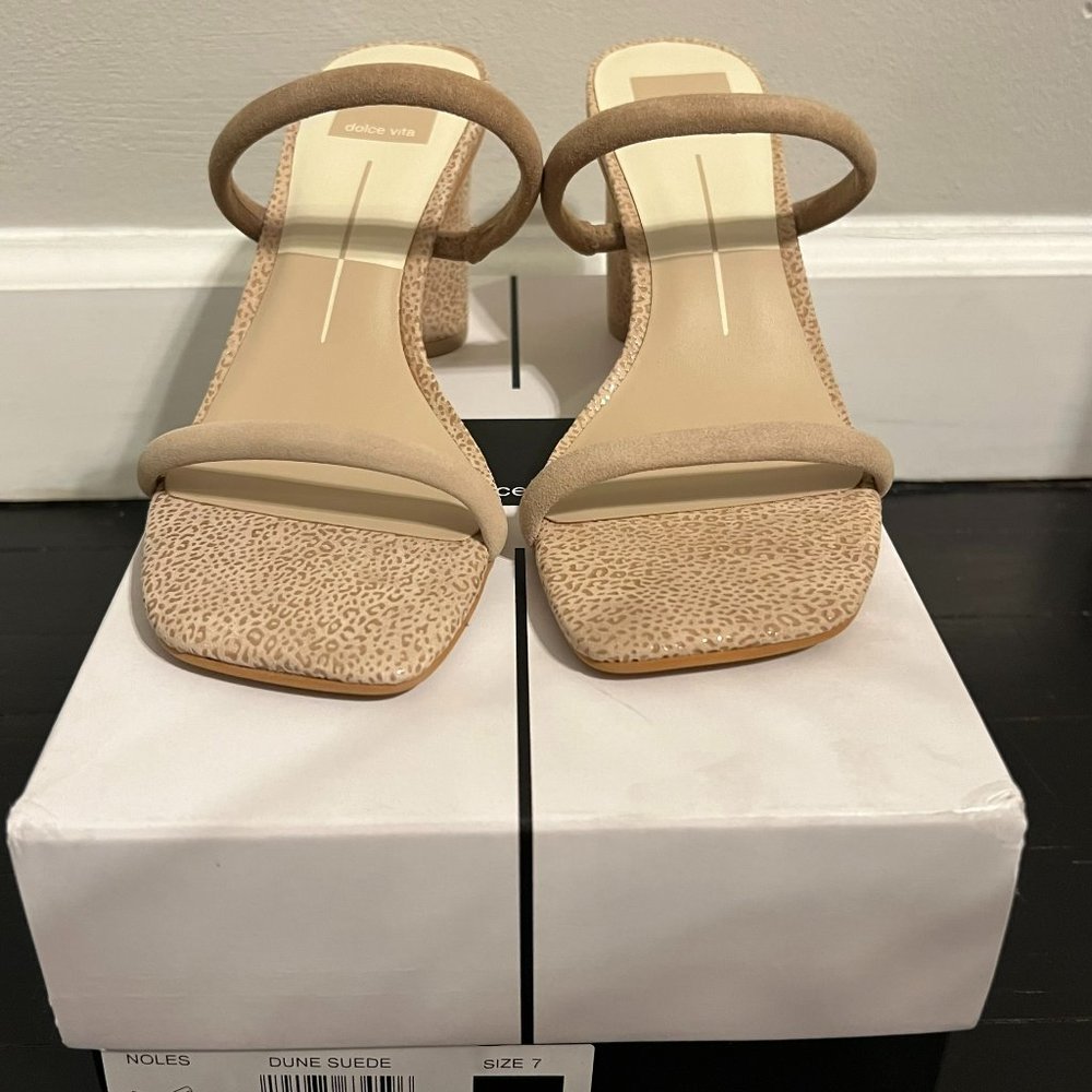 NEW Dolce Vita Noles Heels (size 7) - Dune Suede